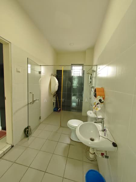 Semi-Detached House for Sale in Taman Putri Kulai (Kulai) - Jacy Tan - Bathroom - PropertyGuru.com.my