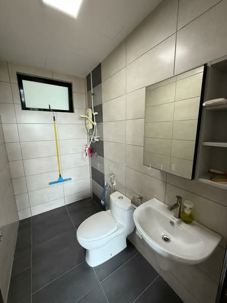 Service Residence for Sale at Molek Regency - Lim Tze Jie - Bathroom - PropertyGuru.com.my