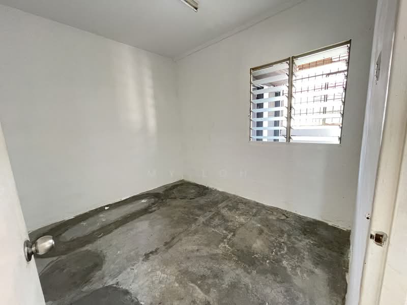 Flat for Rent at Taman Selayang Makmur - MY Loh - Interior - PropertyGuru.com.my