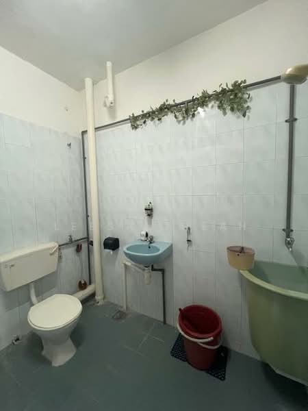 Apartment for Sale at Taman Alor Vista - Leesa Cheah - Bathroom - PropertyGuru.com.my