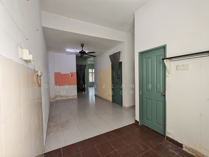 1-storey Terraced House for Sale in Telok Panglima Garang (Selangor) - Mohd Hazlan bin Mohd Sopi - Corridor - PropertyGuru.com.my