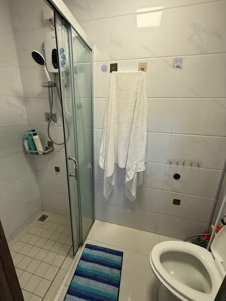 Regalia Park @ Forest City untuk Untuk Disewa - RM 1,500 /bulan, Mac 2026 - Bathroom - PropertyGuru.com.my