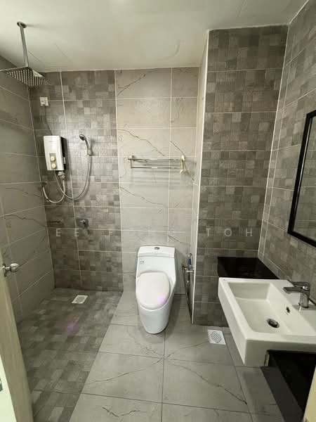 Service Residence for Sale at Pinnacle Tower - Ee Fong Toh - Bathroom - PropertyGuru.com.my