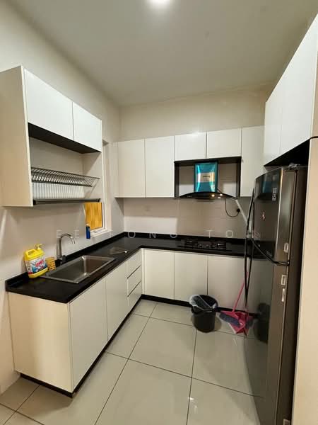 Service Residence for Sale at Pinnacle Tower - Ee Fong Toh - Kitchen - PropertyGuru.com.my
