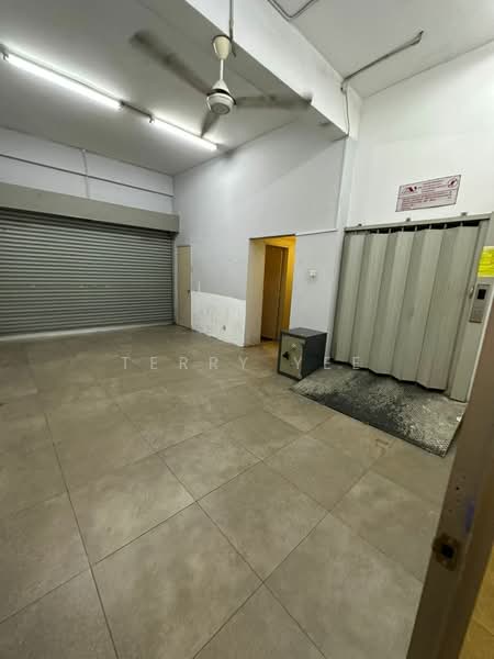 3 Storey Shop Connaught Avenue Taman Connaught untuk Untuk Dijual - RM 1,730,000, Mac 2026 - Interior - PropertyGuru.com.my