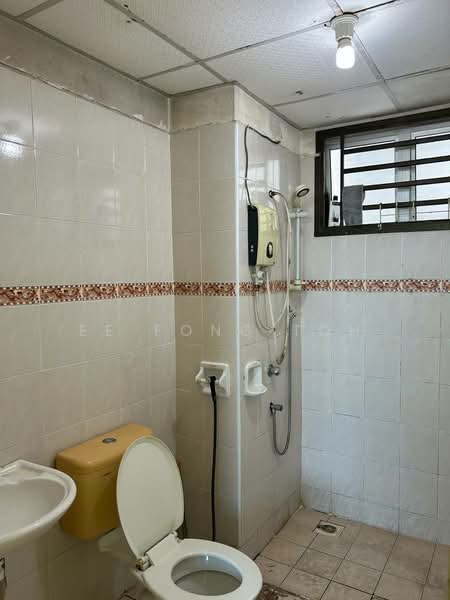 Service Residence for Sale at Nusa Perdana Apartment - Ee Fong Toh - Bathroom - PropertyGuru.com.my