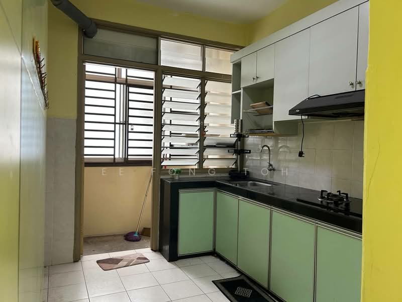 Service Residence for Sale at Nusa Perdana Apartment - Ee Fong Toh - Kitchen - PropertyGuru.com.my