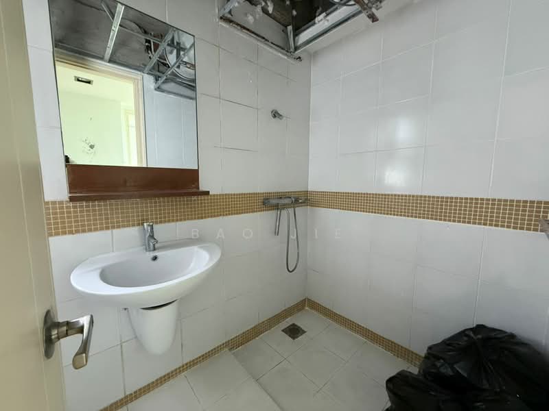 Service Residence for Sale at i-Zen @ Kiara 1 - Bao Jie - Bathroom - PropertyGuru.com.my