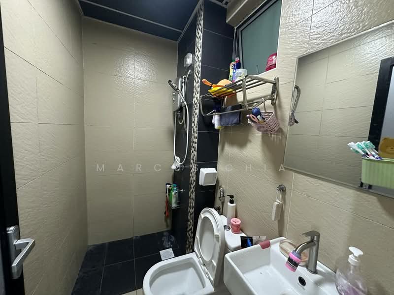 Apartment for Sale at Perling Heights Apartments - Marcus Chia - Bathroom - PropertyGuru.com.my