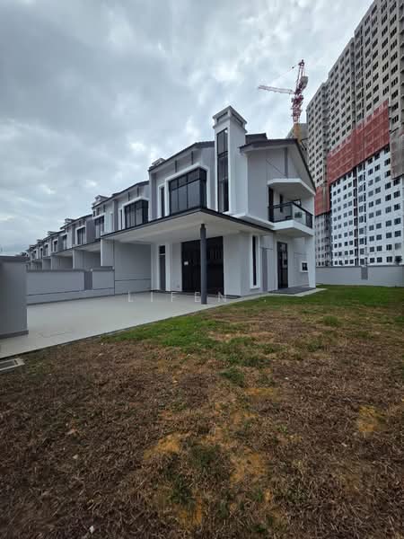 2-storey Terraced House for Sale in Taman Mount Austin (Tebrau) - Lifen . - Exterior - PropertyGuru.com.my