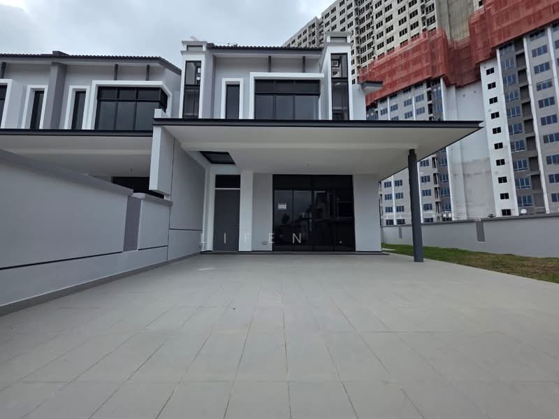 2-storey Terraced House for Sale in Taman Mount Austin (Tebrau) - Lifen . - Exterior - PropertyGuru.com.my