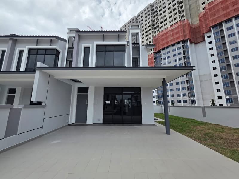 2-storey Terraced House for Sale in Taman Mount Austin (Tebrau) - Lifen . - Exterior - PropertyGuru.com.my