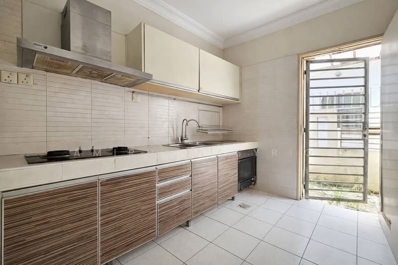 2-storey Terraced House for Sale in Putra Heights (Subang Jaya) - Amirul Nasyriq - Kitchen - PropertyGuru.com.my