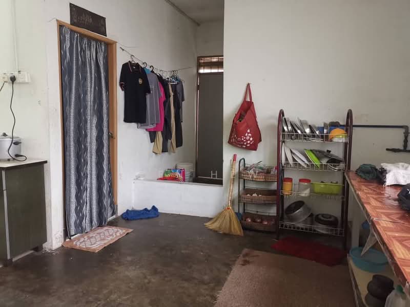 Taman Sri Rambai untuk Untuk Dijual - RM 420,000, Mac 2026 - Kitchen - PropertyGuru.com.my
