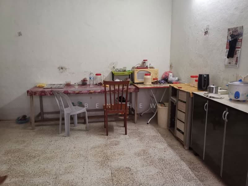Taman Sri Rambai untuk Untuk Dijual - RM 420,000, Mac 2026 - Kitchen - PropertyGuru.com.my