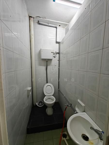 2-storey Terraced House for Sale in Taman Pelangi (Johor Bahru) - YC Fung - Bathroom - PropertyGuru.com.my