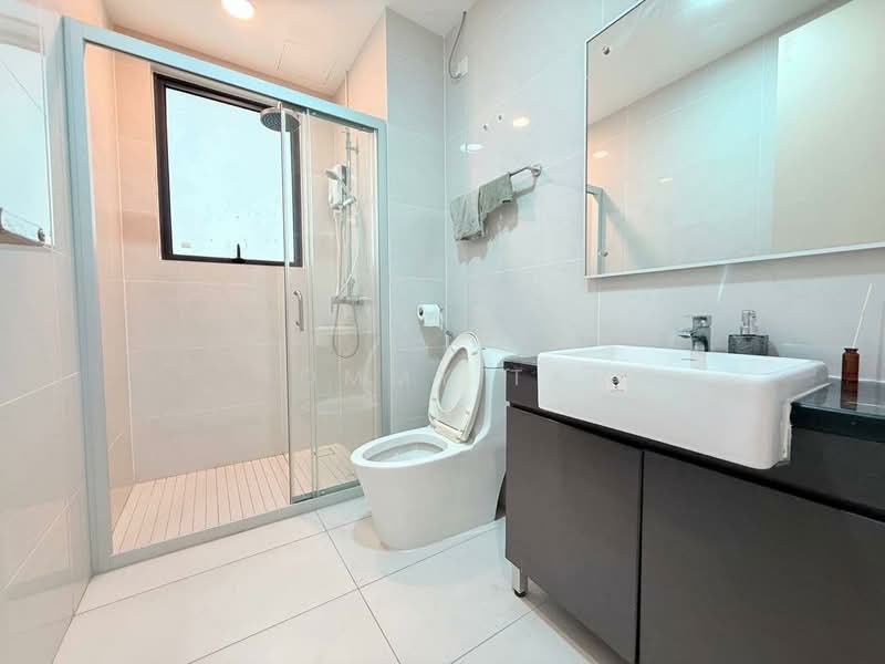 Bay Point @ Country Garden Danga Bay untuk Untuk Dijual - RM 720,000, Mac 2026 - Bathroom - PropertyGuru.com.my