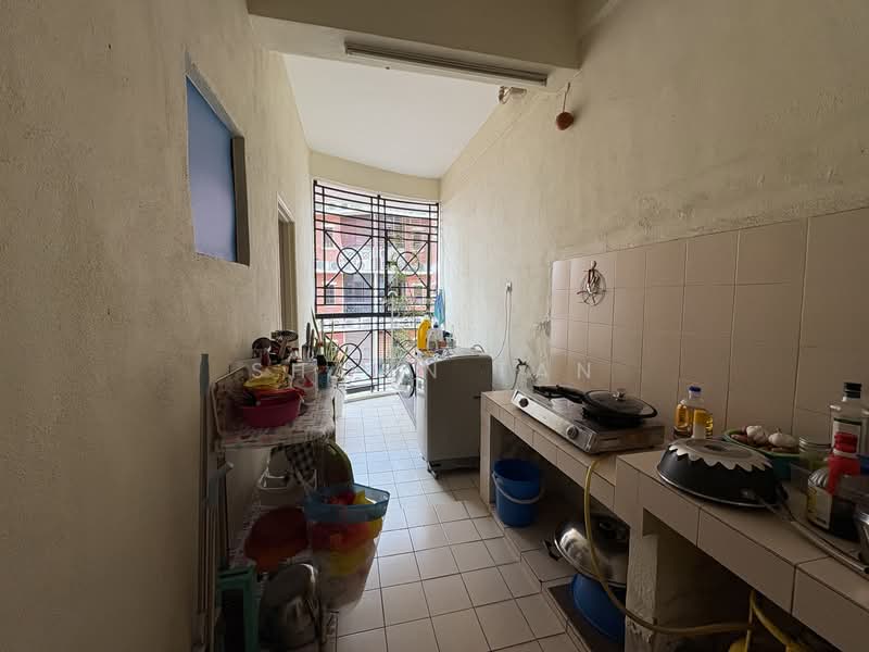 Kondominium untuk Dijual di Putra Indah Condominium - Shawn Tan - Kitchen - PropertyGuru.com.my