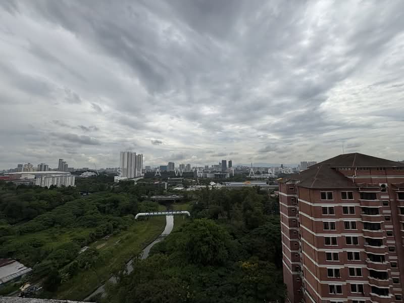 Kondominium untuk Dijual di Putra Indah Condominium - Shawn Tan - Exterior - PropertyGuru.com.my