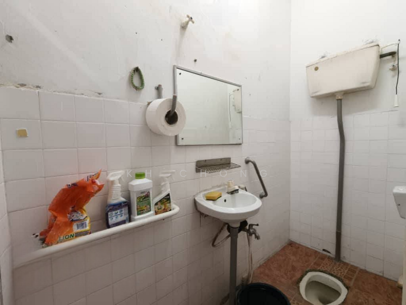 Taman Sri Andalas untuk Untuk Dijual - RM 420,000, Mac 2026 - Bathroom - PropertyGuru.com.my
