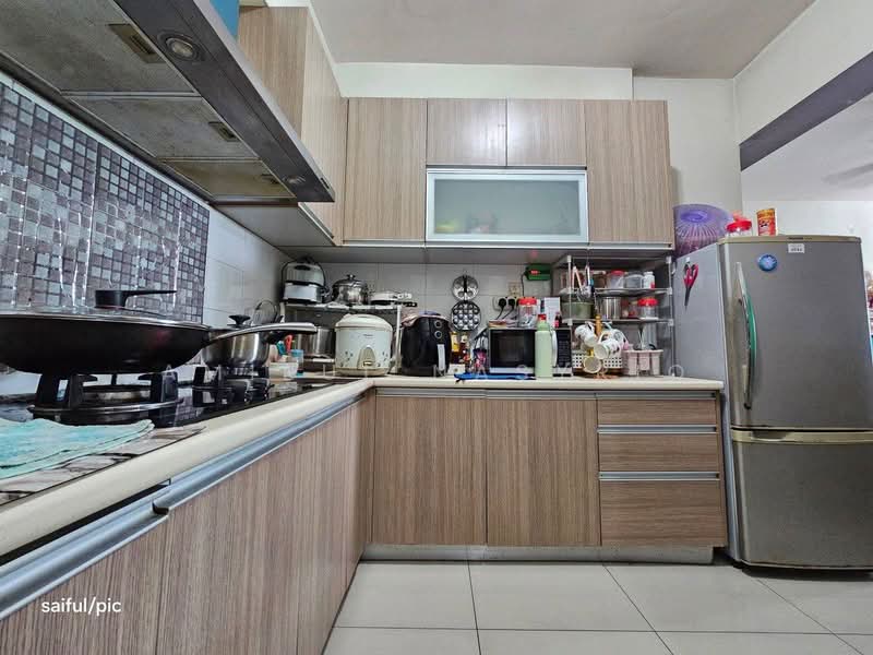 Condominium for Sale at The Zest @ Kinrara 9 - Amirul Nasyriq - Kitchen - PropertyGuru.com.my