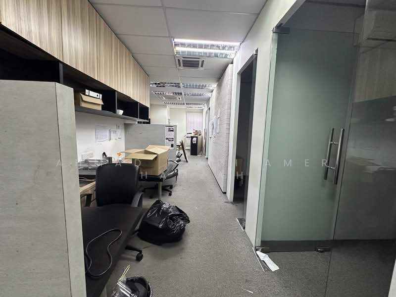 Kedai / Pejabat untuk Dijual di Kuchai Business Park (Kuala Lumpur) - Ahmad Fikri Amer Hamzah - Corridor - PropertyGuru.com.my
