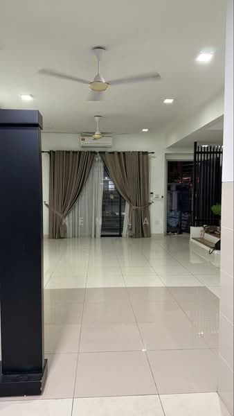 City of Elmina : Elmina Valley 2 untuk Untuk Disewa - RM 2,500 /bulan, Mac 2026 - Living Room - PropertyGuru.com.my