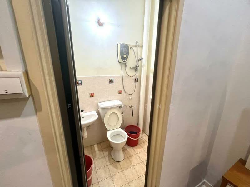 Taman Pulai Indah untuk Untuk Dijual - RM 450,000, Mac 2026 - Bathroom - PropertyGuru.com.my