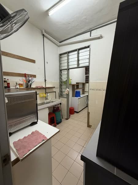 Selayang Court untuk Untuk Dijual - RM 330,000, Mac 2026 - Kitchen - PropertyGuru.com.my
