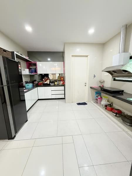 Cluster House for Sale in Setia Eco Cascadia (Tebrau) - Ethan Gan - Kitchen - PropertyGuru.com.my