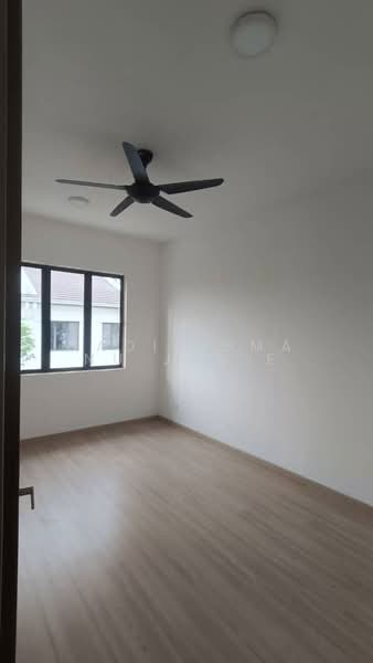 2-storey Terraced House for Sale in Diamond City (Semenyih) - NadiaIsmanu Janie - Bedroom - PropertyGuru.com.my