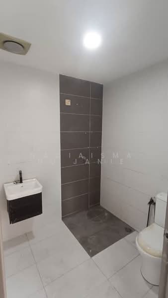 2-storey Terraced House for Sale in Diamond City (Semenyih) - NadiaIsmanu Janie - Bathroom - PropertyGuru.com.my