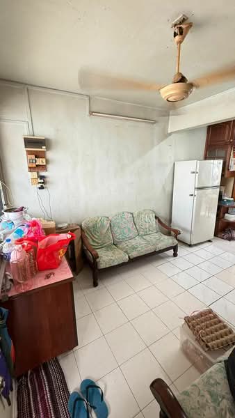 Flat Taman Ungku Tun Aminah untuk Untuk Dijual - RM 175,000, Mac 2026 - Living Room - PropertyGuru.com.my