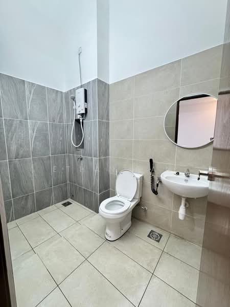 2-storey Terraced House for Rent in Taman Mount Austin (Tebrau) - Ethan Gan - Bathroom - PropertyGuru.com.my