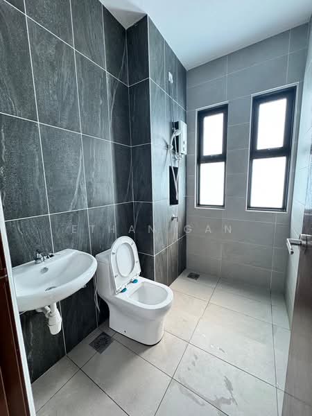 2-storey Terraced House for Rent in Taman Mount Austin (Tebrau) - Ethan Gan - Bathroom - PropertyGuru.com.my