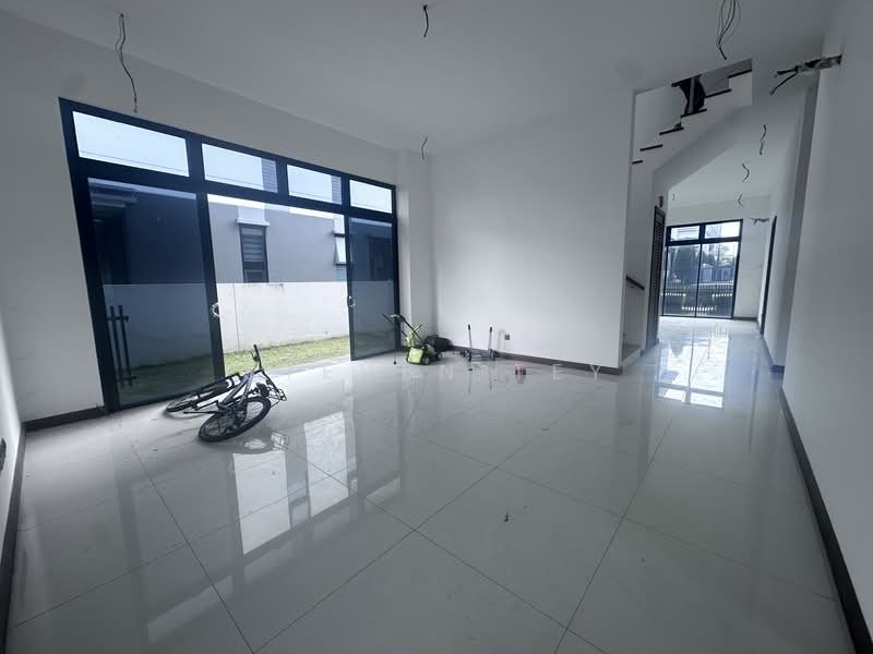 Bungalow for Sale in Setia Alam (Selangor) - Steven Tey - Living Room - PropertyGuru.com.my