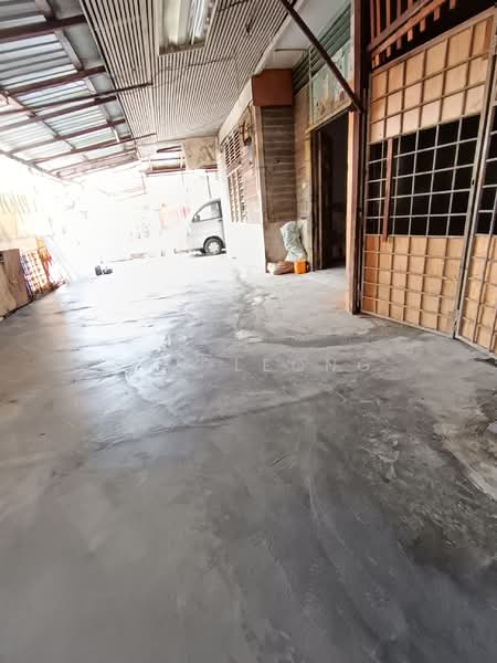 Ampang 1sty Landed House 3600sqft Offer TO Rent! untuk Untuk Disewa - RM 2,000 /bulan, Mac 2026 - Exterior - PropertyGuru.com.my