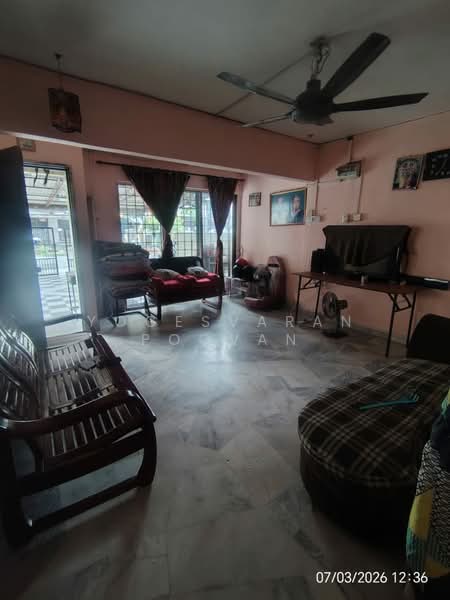 3-storey Terraced House for Sale in Taman Sri Muda (Shah Alam) - Yogesvaran Poovan - Living Room - PropertyGuru.com.my