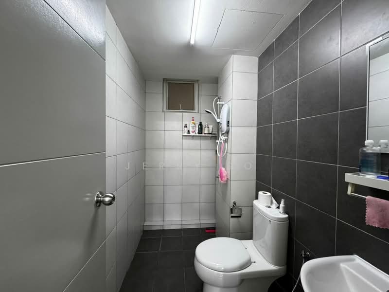 Condominium for Sale at Fairview Residence - Jerry So - Bathroom - PropertyGuru.com.my