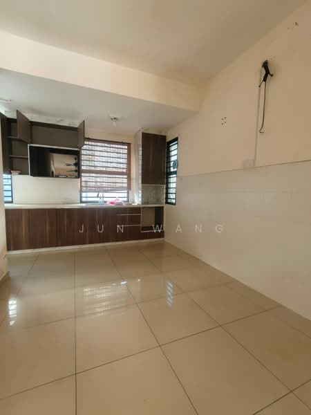 Taman Molek untuk Untuk Dijual - RM 765,000, Mac 2026 - Kitchen - PropertyGuru.com.my