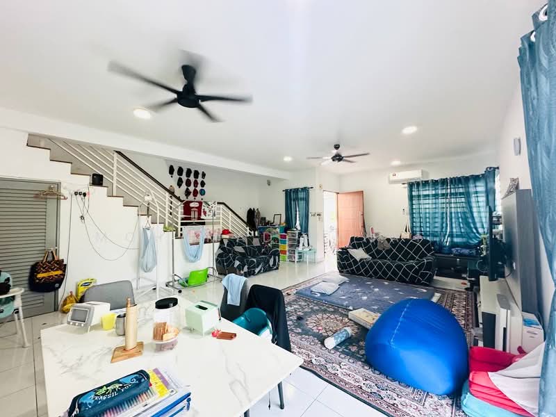 2-storey Terraced House for Sale in Kota Seriemas (Nilai) - Mohamad Hanafi - Living Room - PropertyGuru.com.my