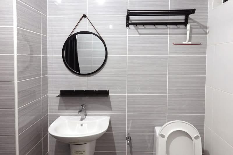 Service Residence for Rent at Sky Oasis Residence (Pangsapuri Oasis 1) - Irwyn Ng - Bathroom - PropertyGuru.com.my