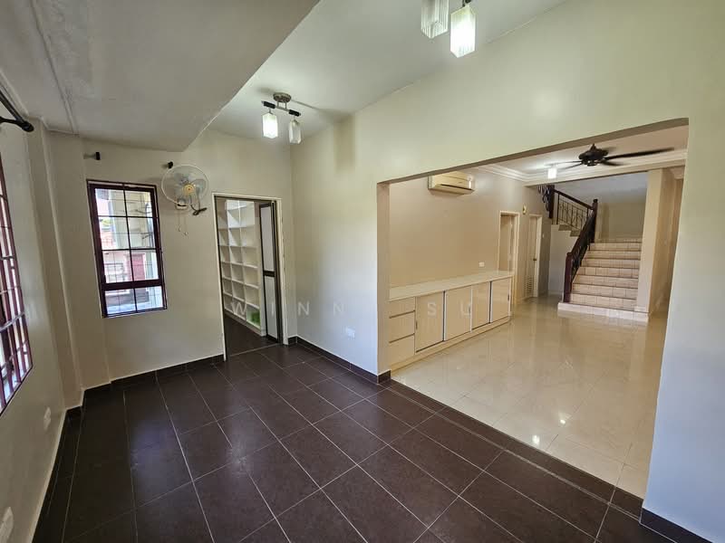 Bukit Jelutong untuk Untuk Dijual - RM 1,350,000, Mac 2026 - Living Room - PropertyGuru.com.my