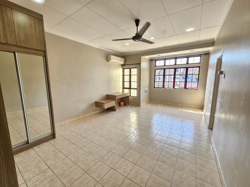 Bukit Jelutong untuk Untuk Dijual - RM 1,350,000, Mac 2026 - Bedroom - PropertyGuru.com.my