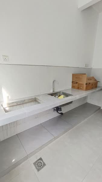 Emerald @ TTDI Alam Impian untuk Untuk Disewa - RM 2,200 /bulan, Mac 2026 - Kitchen - PropertyGuru.com.my