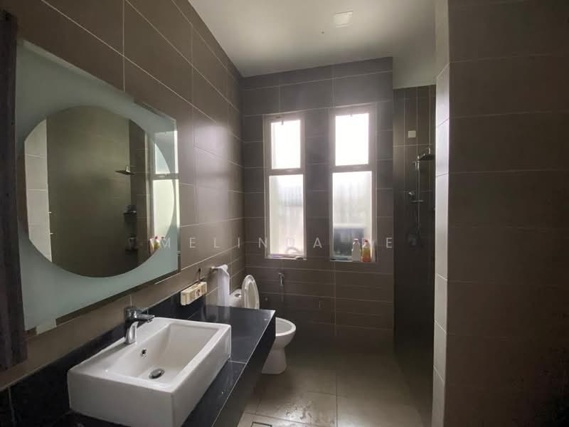 Taman Seri Austin untuk Untuk Dijual - RM 860,000, Mac 2026 - Bathroom - PropertyGuru.com.my