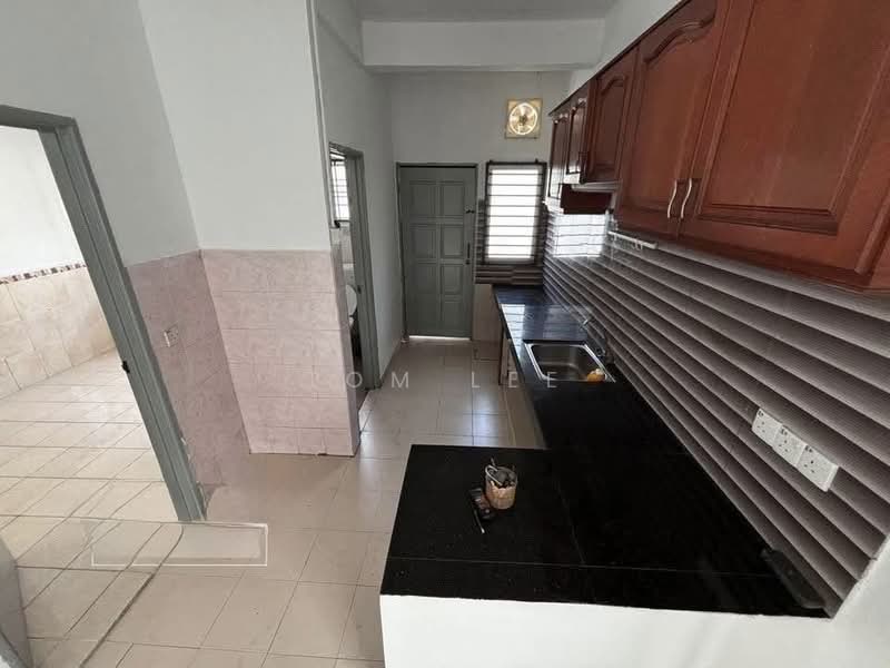 Terraced House for Sale in Kota Pendamar (Klang) - Tom Lee - Kitchen - PropertyGuru.com.my