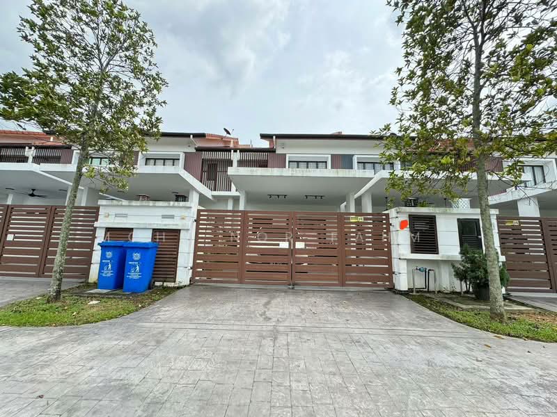 2-storey Terraced House for Sale in Alam Impian (Shah Alam) - Mohd Nor Fahmi - Exterior - PropertyGuru.com.my