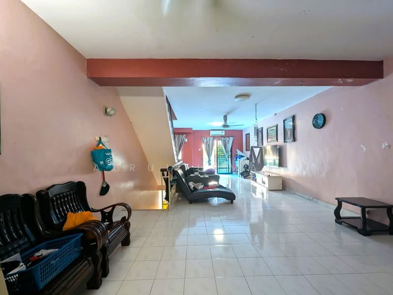 Taman Selayang Mulia untuk Untuk Dijual - RM 560,000, Mac 2026 - Living Room - PropertyGuru.com.my