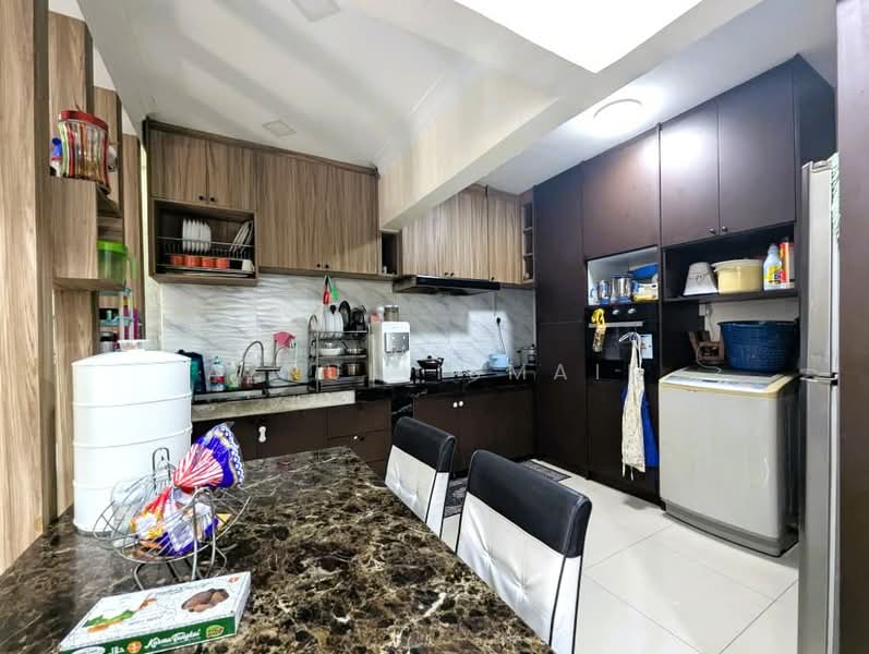 Taman Selayang Mulia untuk Untuk Dijual - RM 560,000, Mac 2026 - Kitchen - PropertyGuru.com.my